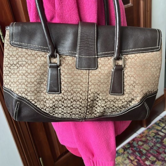 Coach Soho Legacy Signature small C’s Jacquard / dark brown leather buckle front - Picture 8 of 17